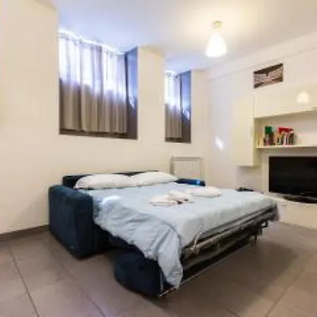 Apartment Cheap And Chic White At Coliseum